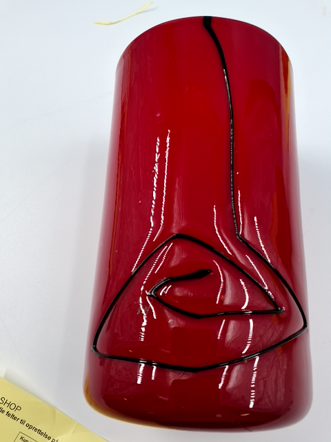Rød vase